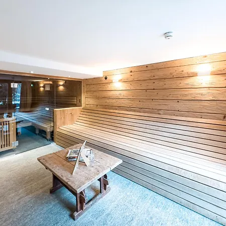 Racing - Terrace & Sauna Access *
