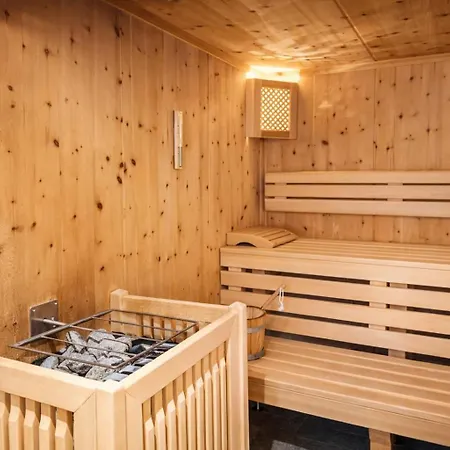 Racing - Terrace & Sauna Access Hébergement de vacances *